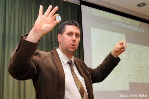 „Az értéktár sok-sok ember szeretetéből kell, hogy felépüljön”