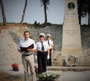 Ismét koszorúk kerültek a Bartal szoborra