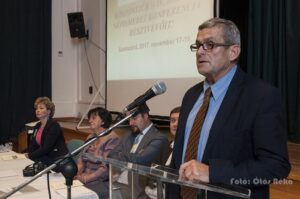 Támaszkodni a múlt értékeire