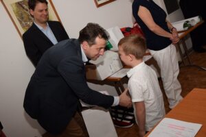 AHOGYAN A GYERMEKEK LÁTJÁK A TŰZOLTÓKAT ÉS A HIVATÁST