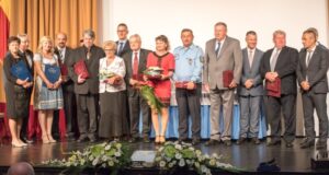 A megyelobogó alatt, 109-en