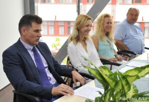 Lépésről lépésre megjárják a maguk útját